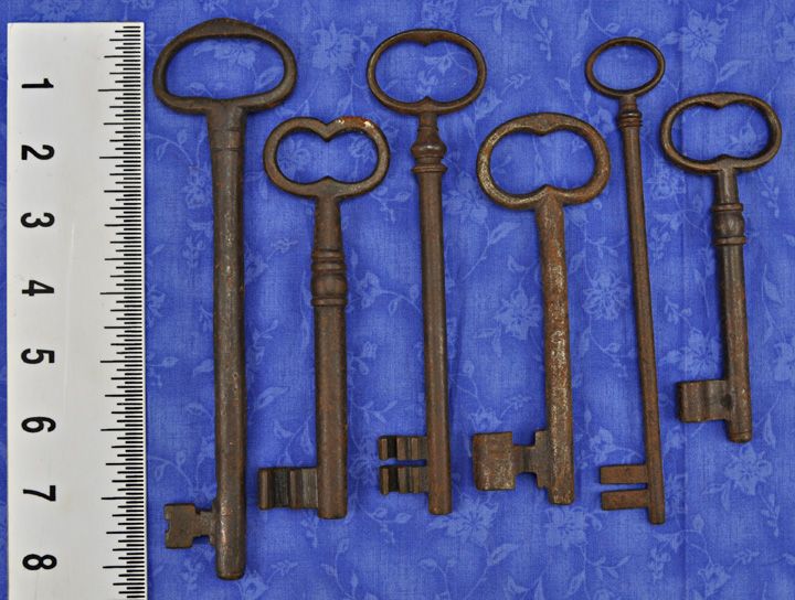   Lg Antique Old Cast Iron 17th 18th Century Jail Skeleton Keys European