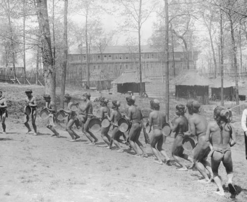 1904 photo Igorot men from the Philippines wearing  