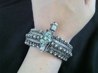 ANTIQUE YEMENITE YEMEN ARAB SILVER BRACELET TURQUOISE S  