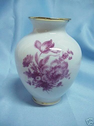 Waldershof 22 karat gold trimmed Vase Bavarian  