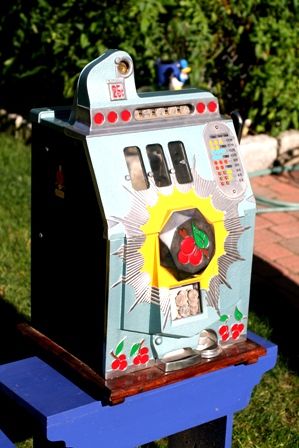 1937 MILLS 25 cents Bursting Cherry Slot Machine   SEE  