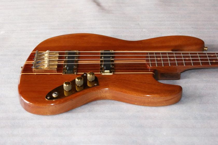 VINTAGE SCHECTER JAZZ BASS GUITAR  