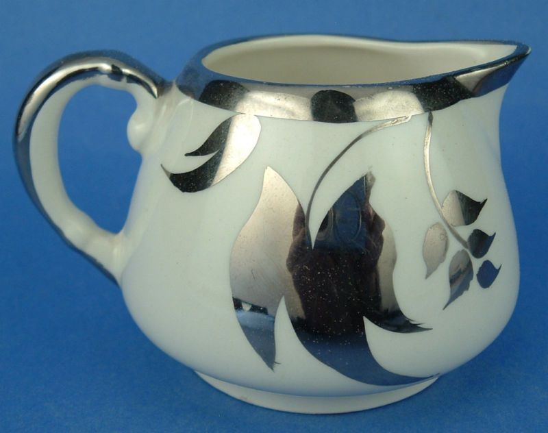 Lancaster Sandland English Ware Platinum Leaves Creamer  