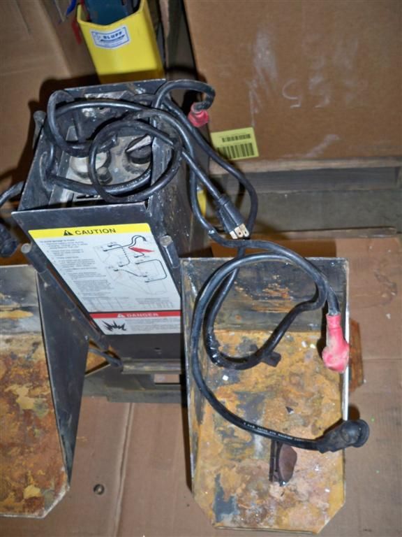 Electric Pallet Jack Onboard Battery Charger/Assembly 2  