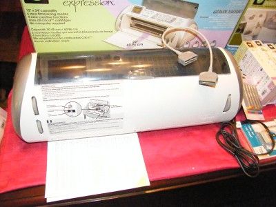 CRICUT EXPRESSIONS W JUKEBOX DESIGN STUDIO + 8 CARTRIDGES + 2 SEALED 