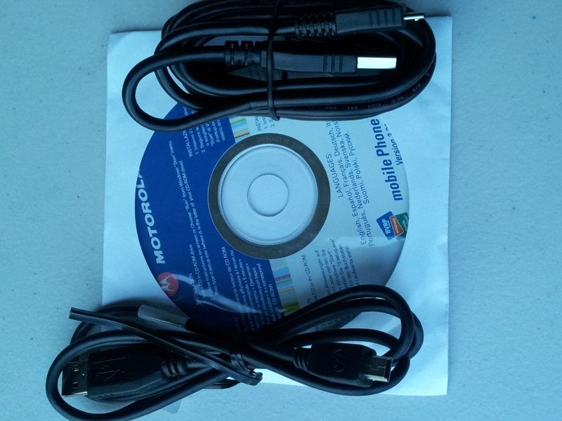 MOTOROLA PHONE TOOLS SOFTWARE CD + 2 CABLES MINI USB CABLE & MICRO USB 