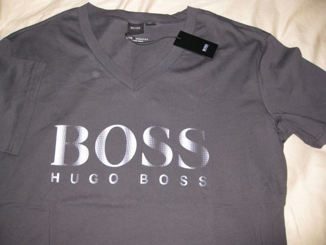 NEW NWT Mens Hugo Boss Black Label Grey Tee Beach Logo V Neck T shirt 