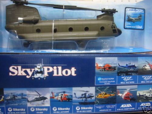 BOEING CH 47 CHINOCK ARMY 1/60 NEW RAY HELICOPTER 25793  