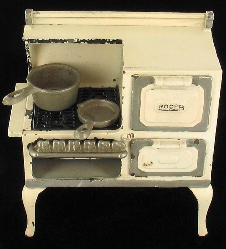 RARE CAST IRON ROPER STOVE ARCADE DOLLHOUSE TOY  