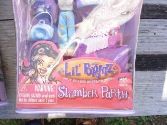 LIL BRATZ SLUMBER PARTY SASHA AND JADE NIP  