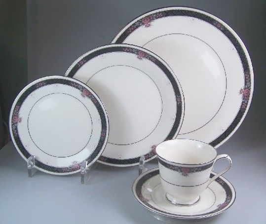 NORITAKE ETIENNE #7260 FIVE PIECE PLACE SETTINGS  