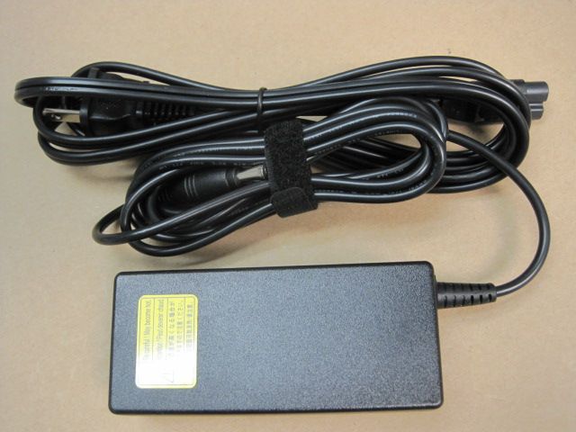   Adapter Charger PA3714U 1ACA TOSHIBA Satellite L750 BT4N22 genuine