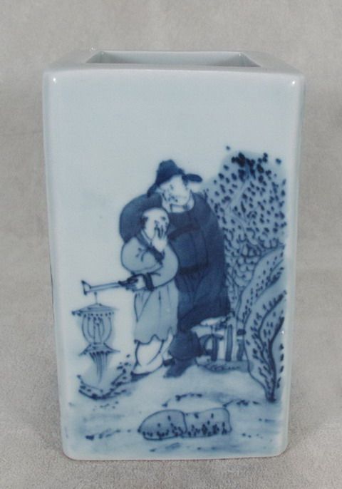 Rare China white&blue Porcelain Brush pot&people  