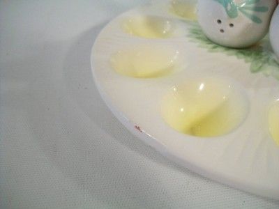 Deviled Egg Tray Chicken Salt & Pepper Shakers 9 Dia  