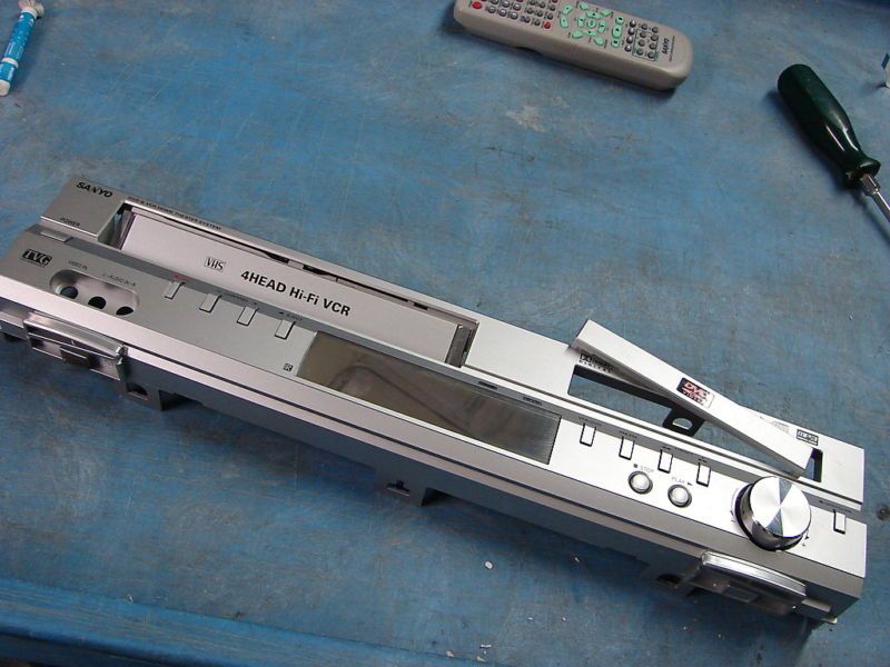 Sanyo DWM 3800 DVD/VCR Part  Front Panel w/ DVD Door  