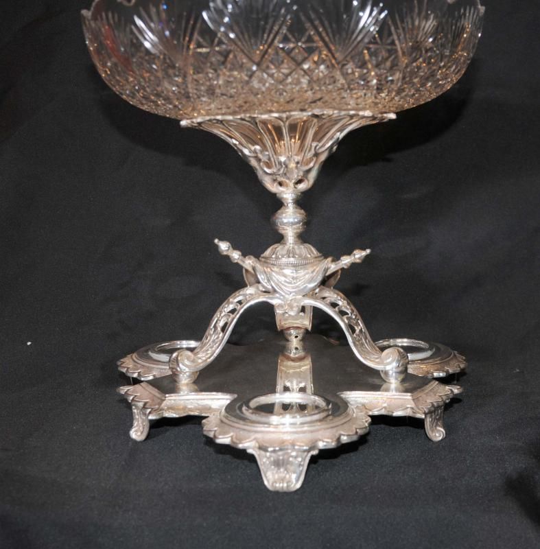 Sheffield Silver Plate Cherub Epergne Centrepiece Dippe  