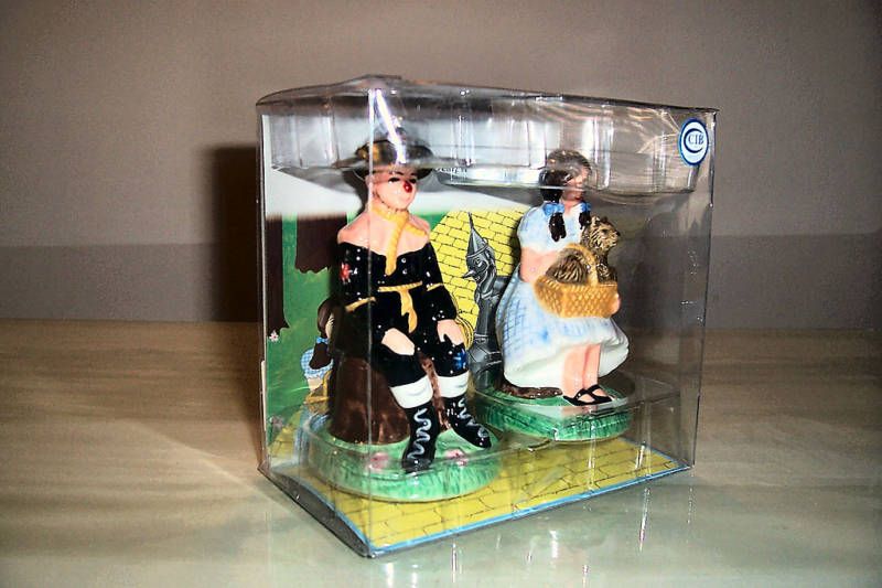 wizard of oz DOROTHY TOTO SCARECROW SALT & PEPPER SET  