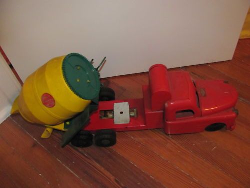 VINTAGE METAL TOY CONCRETE TRUCK~~ GREAT SHAPE  