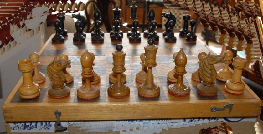   SOVIET CHESS SET 1930s 1940s w.FOLDING BOARD,RUSSIA USSR  