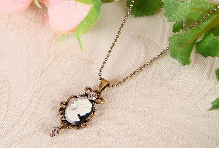 White Vintage st Swarovski Crystal CAMEO necklace CN406  