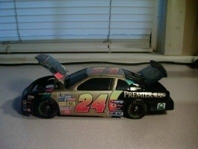 1997Jeff Gordon #24 Dupont Chroma Premier Car Bank 124  