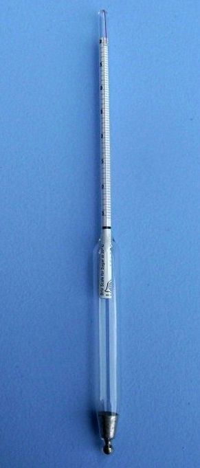 Presented here is a Brix Hydrometer by Bellwether.This hydrometer is 