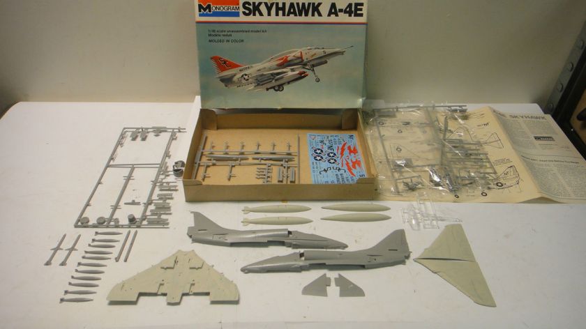 VINTAGE MONOGRAM SKYHAWK A 4E JET 1/48 SCALE MODEL KIT  